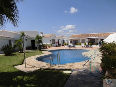 Alquiler de casa con piscina y terraza en Calaburras - Chaparral (Mijas), Urb El Chaparral