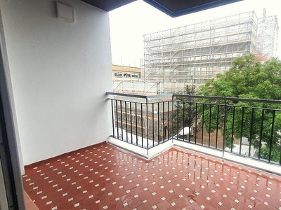 Piso en alquiler en Encarnación - Regina de 4 habitaciones con terraza y balcón