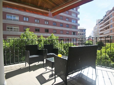 Alquiler de piso en Camp d'en Serralta de 3 habitaciones con terraza y garaje