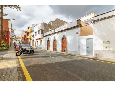 En venta, Casa Terrera de dos plantas, en la calle Trece de Septiembre, en San Lorenzo,