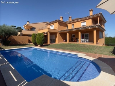 Gran casa en Vilafant, al 1500m del centro de Figueres, con piscina y jardín