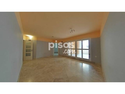 Piso en venta en Calle Arquitecto julian laguna