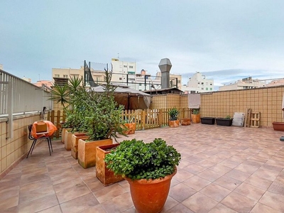 Piso en venta en Marquès de la Fontsanta - Pere Garau de 4 habitaciones con terraza y balcón