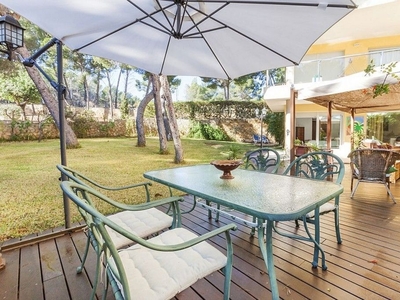 Piso en venta en Sol de Mallorca de 3 habitaciones con terraza y piscina