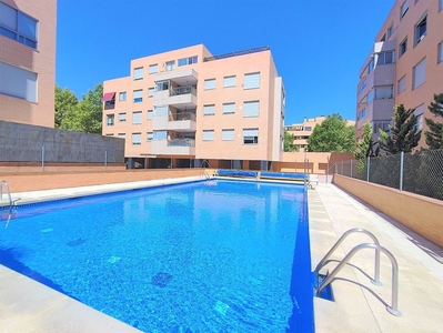 Piso en venta en Yebes - Valdeluz de 1 habitación con terraza y piscina