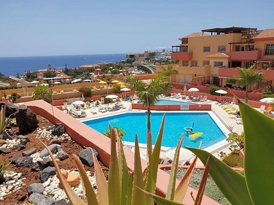 Venta de ático en Costa Adeje de 2 habitaciones con terraza y piscina