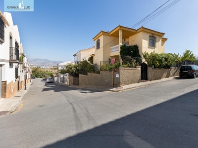 Venta de casa con piscina y terraza en Las Gabias, AVENIDA ANDALUCIA