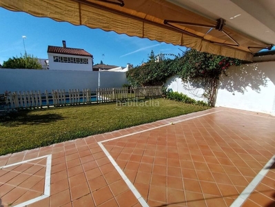 Casa con 7 habitaciones con parking, piscina, calefacción y aire acondicionado en Sevilla