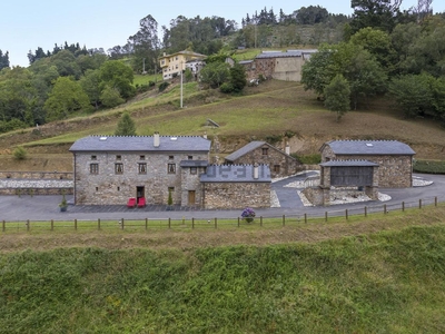 Caserón en venta en El Franco