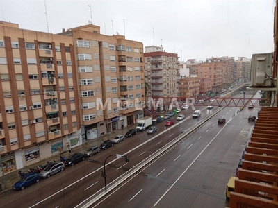 Piso con 4 habitaciones con ascensor en Barrio de Campanar Valencia