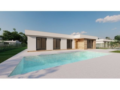 Villa con Parcela de 1000 m² y Piscina Privada