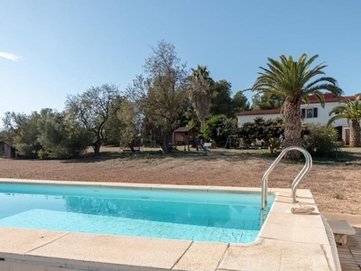 Casa con terreno en Banyeres del Penedès