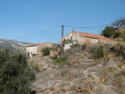 Casa con terreno en Sierra Engarcerán