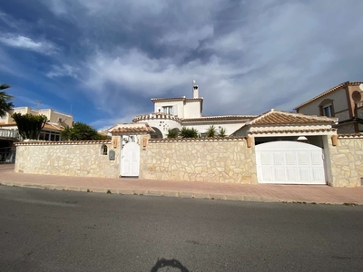 Chalet en venta en La Florida, Orihuela, Alicante