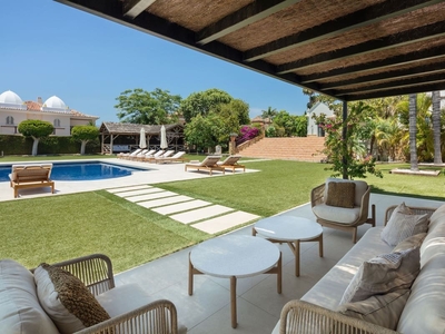 Chalet en venta en El Paraiso, Estepona, Málaga