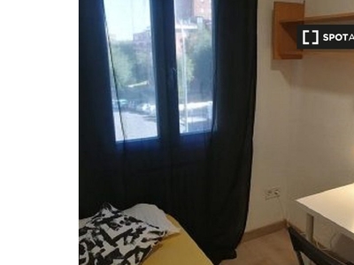 Acogedora habitación en alquiler, apartamento de 5 dormitorios, Moratalaz, Madrid