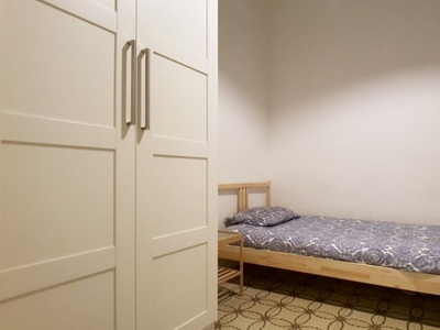 Acogedora habitación en un apartamento de 6 dormitorios en Eixample Dreta