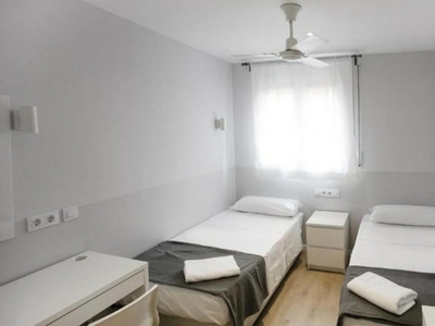 Alquiler de camas en habitación compartida en Gràcia, Barcelona