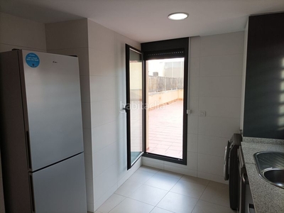 Ático con 2 habitaciones con ascensor, calefacción y aire acondicionado en Sant Boi de Llobregat