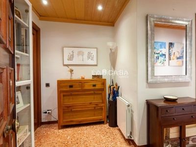 Ático con 4 habitaciones amueblado con ascensor, calefacción y aire acondicionado en Hospitalet de Llobregat (L´)