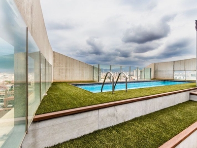 Ático con piscina propia y amplias terrazas, único, 285m2 construidos en Terrassa