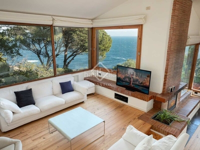 Chalet prestigiosa villa en perfectas condiciones de 9 dormitorios con estupendas vistas al mar en venta en sa tuna, en Begur