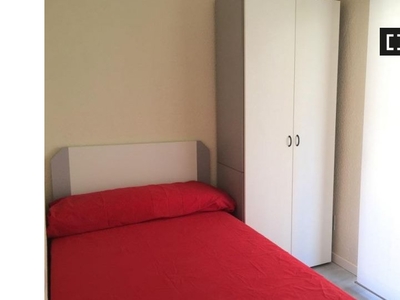 Encuentre una habitación en un apartamento de 4 dormitorios en Getafe, Madrid