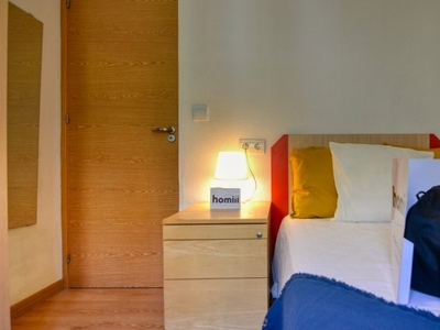 Habitación equipada en apartamento de 4 dormitorios en Getafe, Madrid