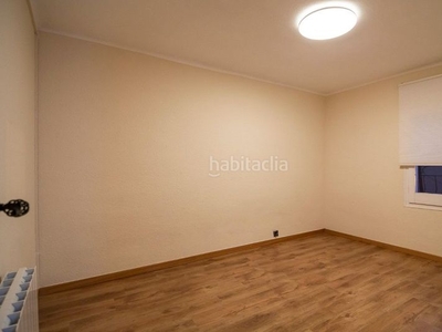 Piso con 3 habitaciones con calefacción en Verdun Barcelona