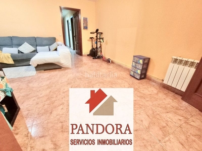 Piso con 4 habitaciones con ascensor, piscina y calefacción en Móstoles