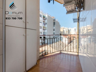 Piso en venta en zona eixample de el prat de llobregat, 75 m2, 3 hab., 1 baño, balcón. en Prat de Llobregat (El)