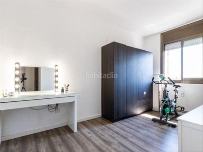 Piso espectacular piso de 4 habitaciones , 2 baños , parking incluido, todo exterior en Sabadell