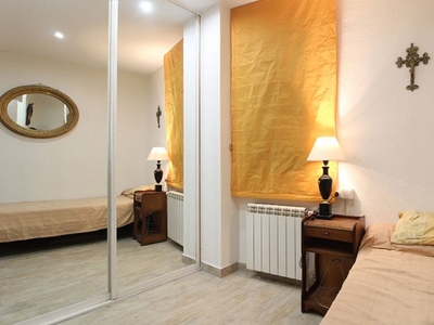 Se alquila habitación en apartamento de 2 dormitorios en Fuente del Berro