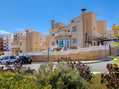 Casa en venta en Los Balcones, Alicante