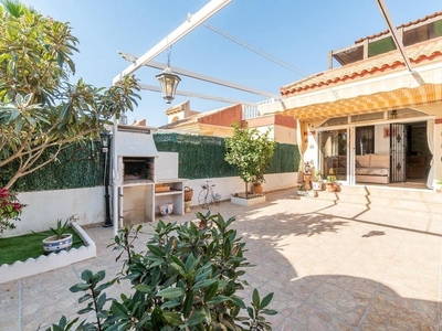 Chalet en venta en Aguas Nuevas, Torrevieja, Alicante