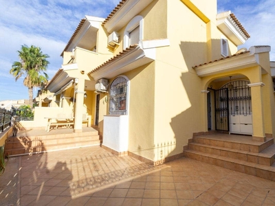 Chalet en venta en Playa Flamenca, Orihuela, Alicante