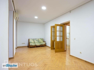 Estupendo piso de 3 habitaciones en Madrid centro