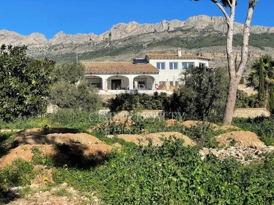 Casa con terreno en Altea