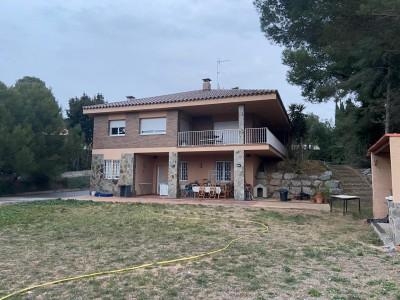 Casa con terreno en Sabadell