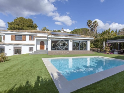 Casa / villa de 287m² en venta en Los Monasterios, Valencia