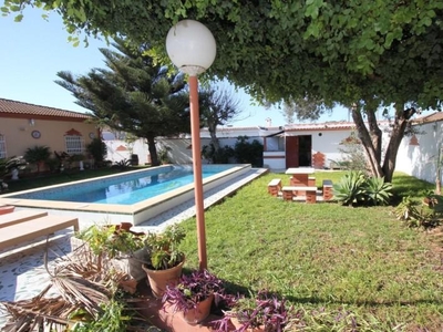 Chalet en Chiclana de la Frontera