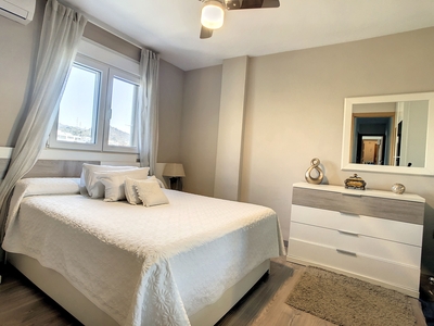 Se vende amplio piso de 3 habitaciones en Teatinos, Málaga Ideal para familias y/o inversión Venta El Consul El Romeral