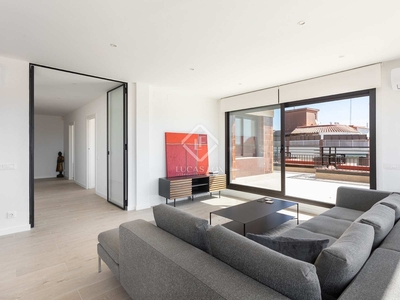 Ático de 120m² con 80m² terraza en alquiler en Gràcia