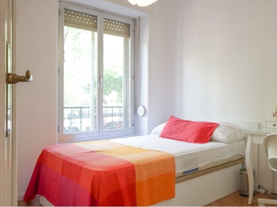 Bonita habitación en alquiler en apartamento de 3 dormitorios en Retiro, Madrid