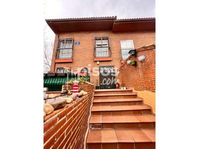 Casa adosada en venta en Calle de Julio Verne