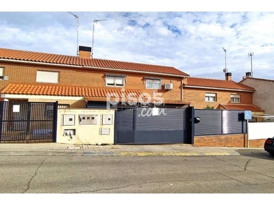 Casa adosada en venta en Calle de Río Azuer