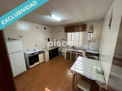 Casa unifamiliar en venta en O Pino