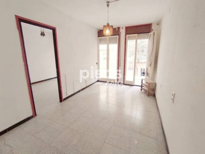 Piso en venta en Carrer de Santiago Apòstol, cerca de Ronda de la Torrassa