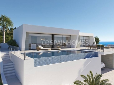Villa contemporánea con piscina infinita en Alicante