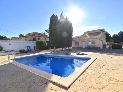 Chalet en venta en Olocau, Valencia